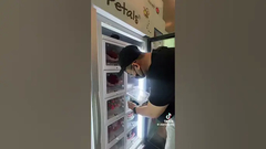 싱가포르 공항에서 꽃 판매 기계 고객 사례 #vendingmachinefactory