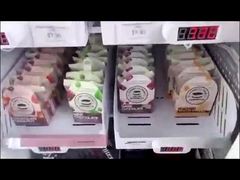 고기와 무접촉 결제 시스템 온 싱가포르와 아이스크림을 판매하는 동결된 자동 판매기